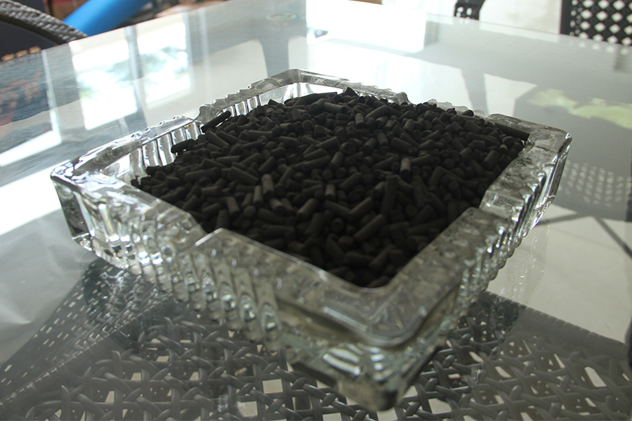 Deoxidizer carbóin pallaidiam