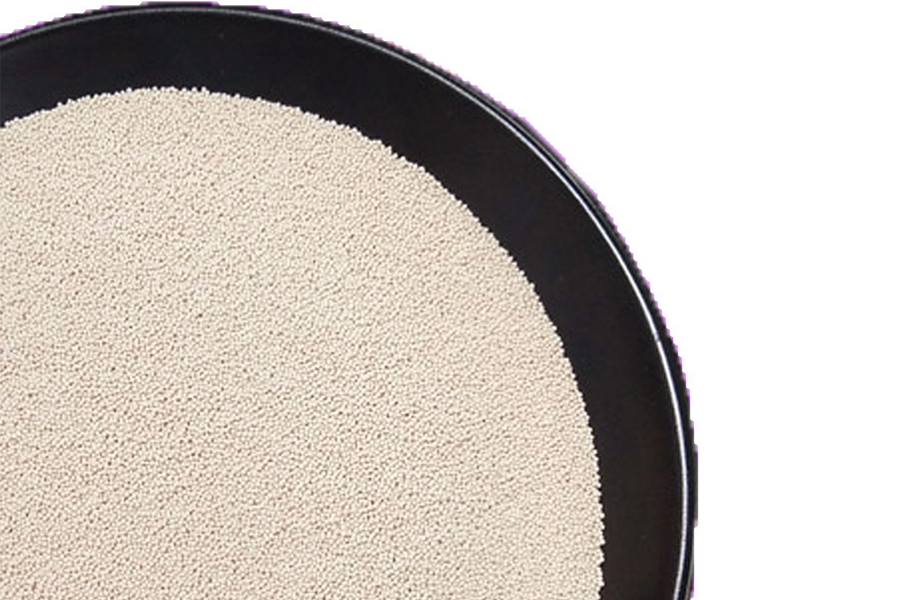 Criathar móilíneach zeolite