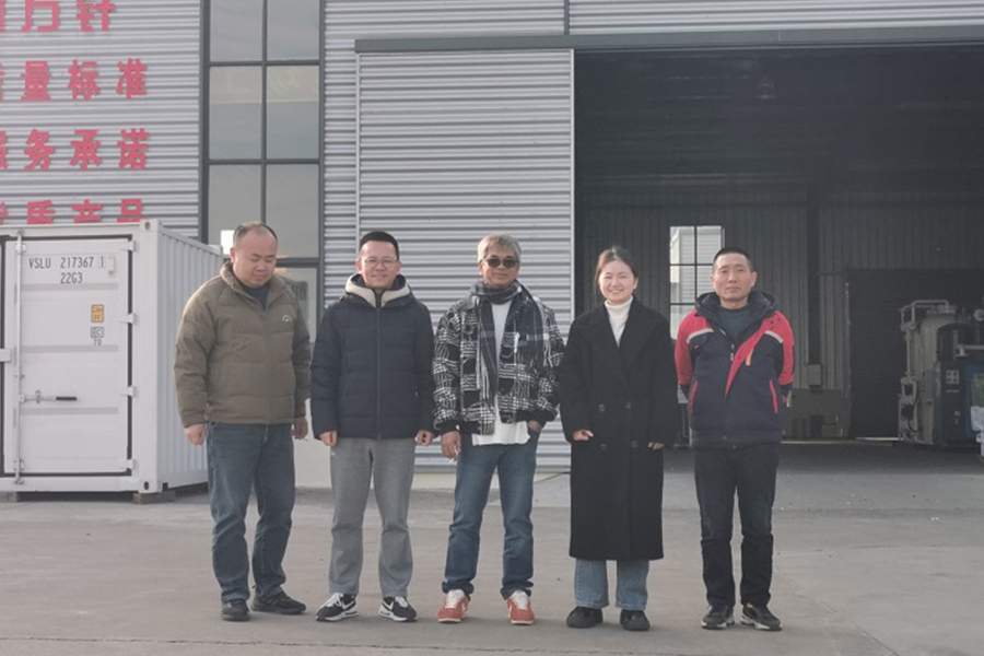 Rinne an custaiméir i Cote D 'Ivoire cigireacht ar an monarcha agus shínigh sé an conradh gineadóir ocsaigine coimeádáin ar an láthair